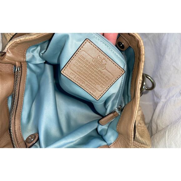 Coach Limited Edition Vintage Madison Embossed Tan Python Leather Shoulder Bag - Picture 8 of 12